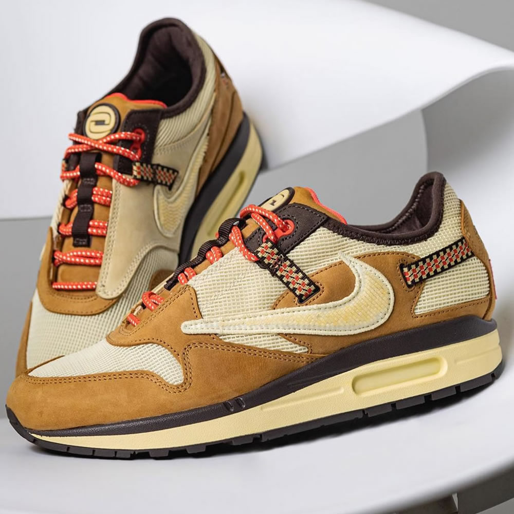 Travis Scott Nike Air Max 1 Wheat Do9392 701 (1) - newkick.app